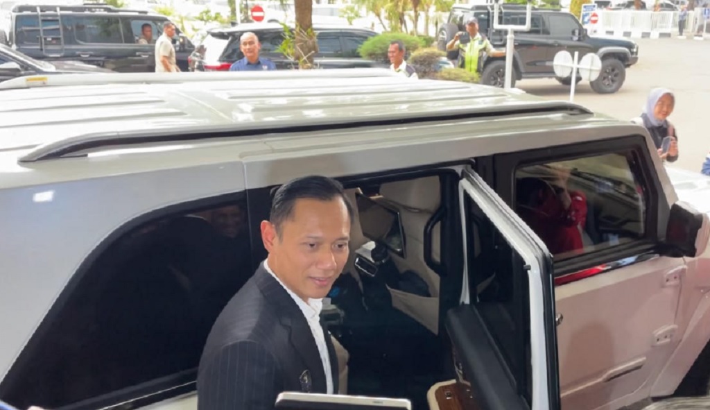 Pakai Mobil Dinas Maung MV3 Garuda, Menko AHY Dorong RI Mandiri di Industri Otomotif