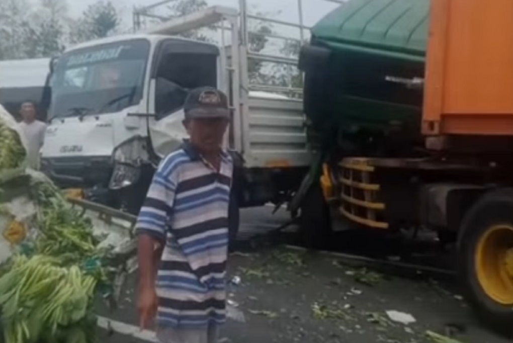 Kecelakaan Beruntun 14 Kendaraan di Tol Cipularang, Diduga akibat Truk Rem Blong