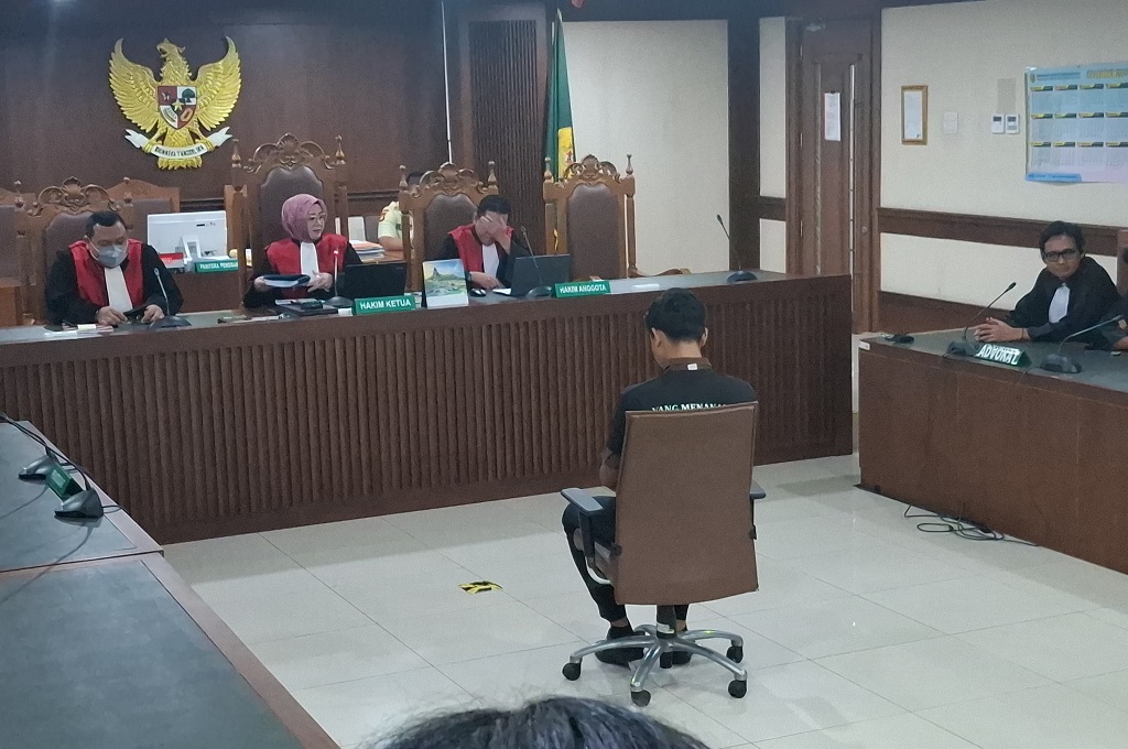 Khariq Anhar Divonis 5 Bulan Penjara Kasus Timpa Teks Demo Agustus 2025