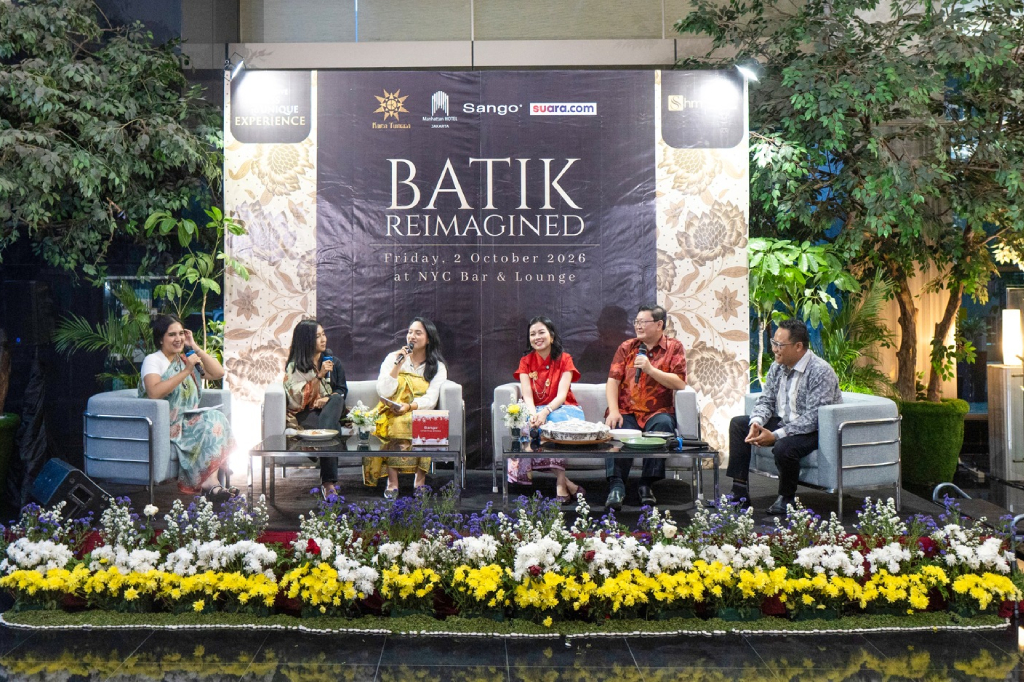 Bukan di Kain, Kali Ini Batik Dilukis di Atas Keramik
