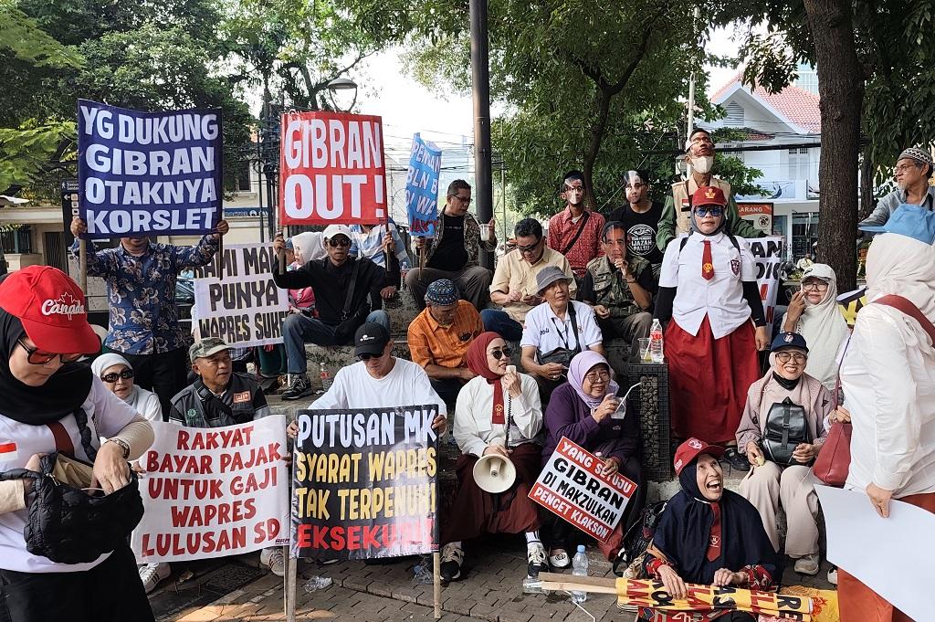 Tuntut Pemakzulan Gibran dari Wapres, Massa Demo di Tugu Tani Jakpus