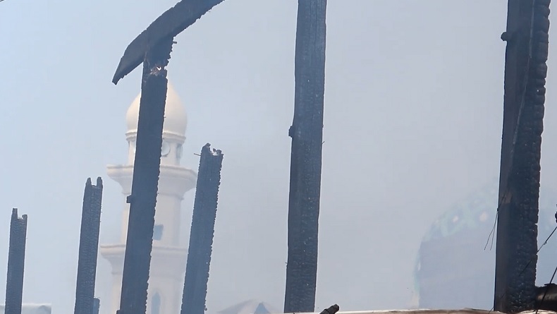 Kebakaran Hebat di Kawasan Padat Penduduk Makassar, Belasan Rumah Ludes Dilalap Api