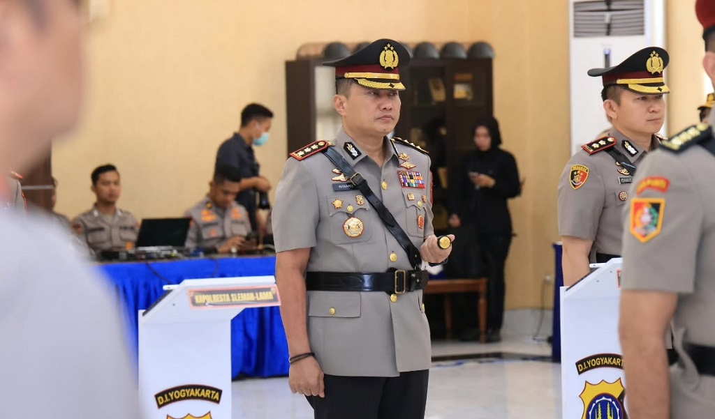 Belum 24 Jam Menjabat, Kombes Nanang Haryono Dimutasi dari Kapolresta Sleman