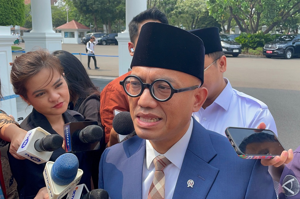 Houthi Serang Riyadh, Wamenhaj Dahnil: Belum Ada Larangan Perjalanan ke Arab Saudi