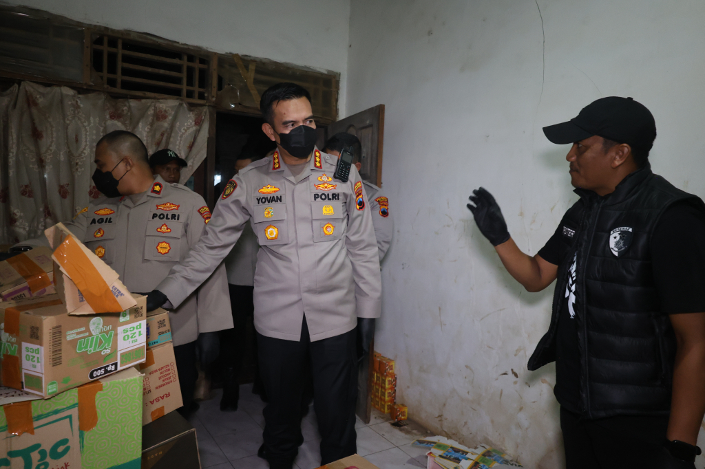 Polisi Bongkar Produksi Jamu Ilegal di Cilacap, Diduga Dicampur Paracetamol