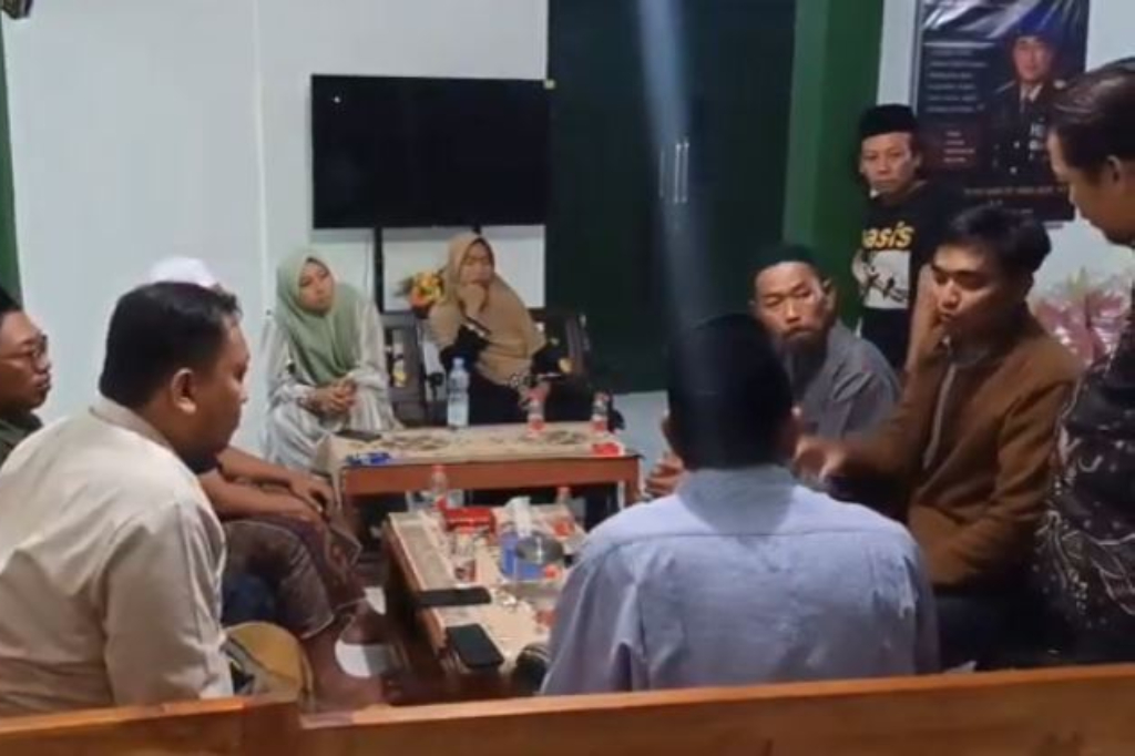 Kepala Sekolah di Lamongan Diduga Dipukul Oknum TNI gegara Tegur Anaknya
