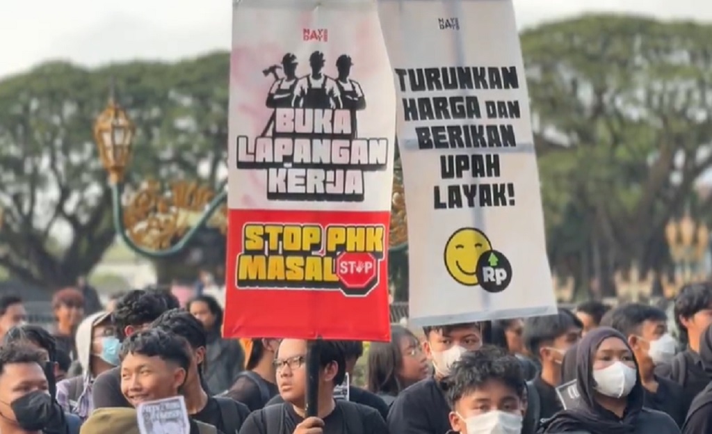 Demo 2 Tahun Pemerintahan Prabowo, Ratusan Mahasiswa di Malang Suarakan 7 Tuntutan