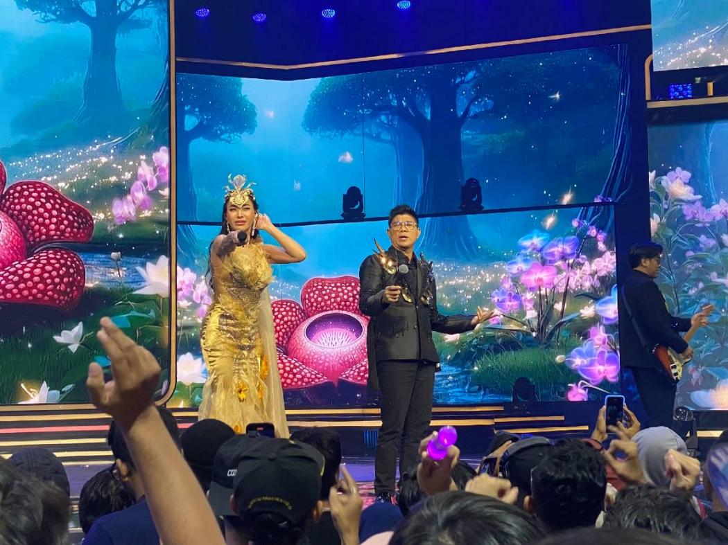 Auto Nyanyi Bareng! Denada dan Kangen Band Bawa Yolanda di Panggung Kilau Raya MNCTV 35