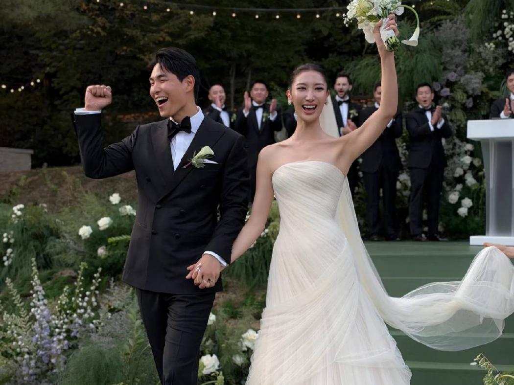 Selamat! EJAE Resmi Menikah dengan Produser Sam Kim