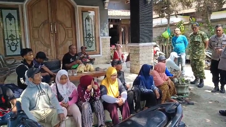 Polisi Gerebek Pembeli Pertalite Pakai Jeriken di Jember, 20 Orang Ditangkap Mayoritas Ibu-Ibu