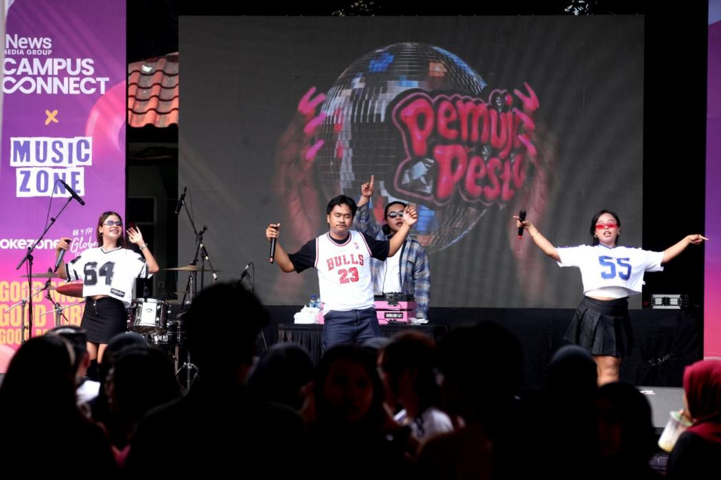 The Lantis Ajak Mahasiswa UPN Veteran Jakarta Sing Along Lagu Lampu Merah