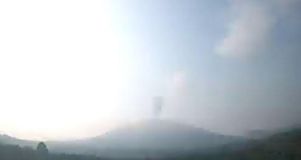 Gunung Ibu Erupsi Pagi Ini, Status Waspada