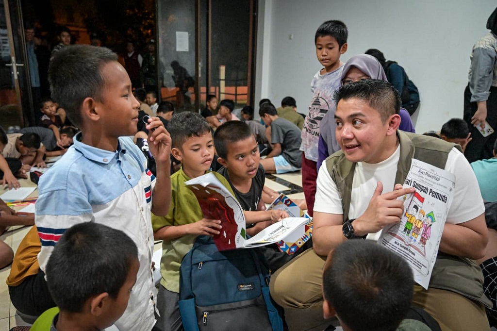 Seskab Teddy Pastikan 45.000 Anak Jalanan Kembali Bersekolah Lewat Sekolah Rakyat