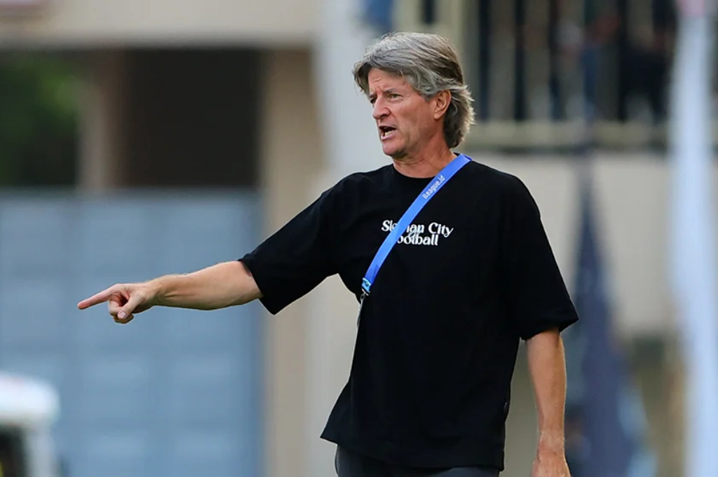 PSS Sleman dalam Bahaya! Pieter Huistra Waspadai Ancaman Borneo FC