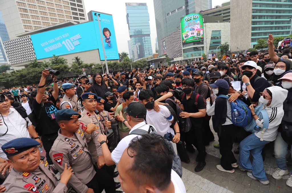Viral Jurnalis Dihalangi Liput Demo di Bundaran HI, Polda Metro Minta Maaf