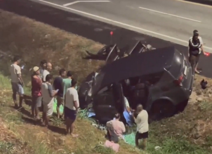 Kecelakaan di Boyolali, Minibus Terguling usai Tabrak Belakang Truk di Tol Semarang-Solo