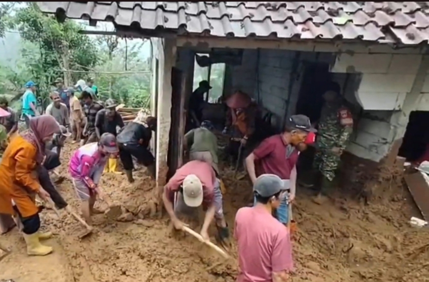 Banjir Bandang dan Longsor Terjang Banjarnegara, Warga Berhamburan Selamatkan Diri