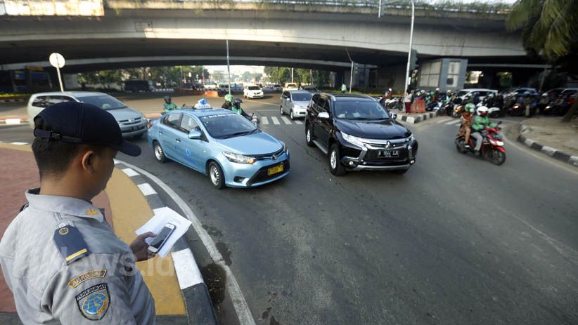 Ganjil Genap Mulai 9 September, Taksi Online Dikecualikan di Jalan Salemba