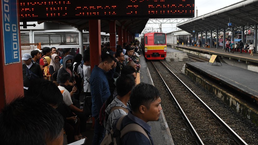 PT KCI Lakukan Upaya Pencegahan Penyebaran Virus Korona di KRL