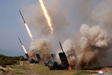 Kim Jong Un Awasi Uji Coba Rudal Jarak Pendek dan Peluncur Roket Korut
