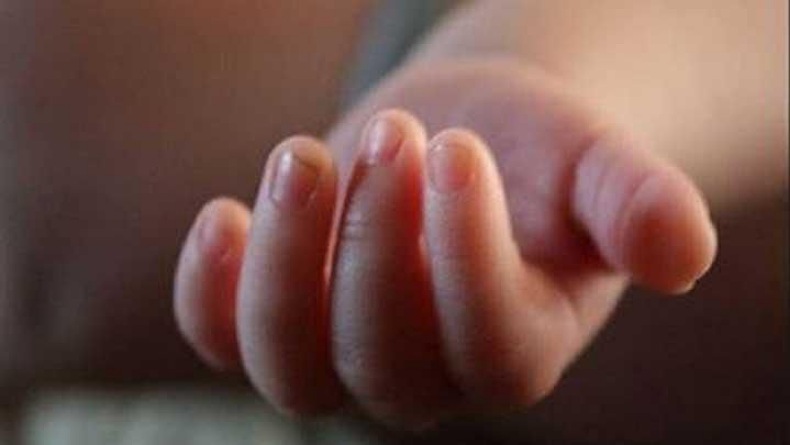 Dihamili Pacar di Luar Nikah, Perempuan di Tangsel Tega Buang Bayinya di Teras Klinik Dihamili Pacar di Luar Nikah, Perempuan di Tangsel Tega Buang Bayinya di Teras Klinik