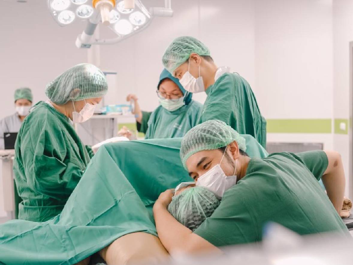 Selamat! Anak Pertama Fiki Naki Lahir Tepat di Hari Ulang Tahunnya Selamat! Anak Pertama Fiki Naki Lahir Tepat di Hari Ulang Tahunnya