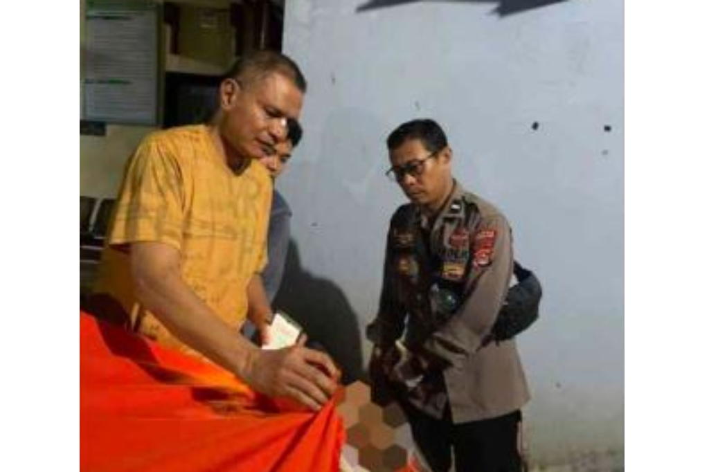 Mayat Pria Mengapung di Pantai Labuan Pandeglang, Bukan Rombongan 5 Jurnalis Hilang Mayat Pria Mengapung di Pantai Labuan Pandeglang, Bukan Rombongan 5 Jurnalis Hilang