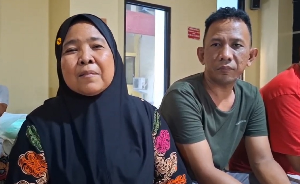 Pilu Ibu Korban Ledakan di Pakuwon City Surabaya: Anak Saya Baru Kerja Kena Musibah Pilu Ibu Korban Ledakan di Pakuwon City Surabaya: Anak Saya Baru Kerja Kena Musibah