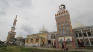 Menara Masjid Islamic Center Indramayu Roboh Diterjang Angin Kencang