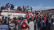 Warga Palu Berebut BBM dari Mobil Tangki dan SPBU
