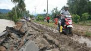Mandailing Natal Dilanda Hujan Deras, Jalan Lintas Sumut-Sumbar Putus