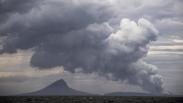 Melihat Erupsi Gunung Anak Krakatau dari KRI Torani 860