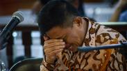 Divonis 5 Tahun Bui, Bupati Cirebon Nonaktif Cium Tangan Hakim Sambil Menangis