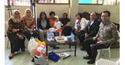 Tangis Haru Dwi Wulandari Dikunjungi Anaknya di Penjara Filipina