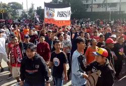 Aksi Konvoi Jakmania di CFD Thamrin Diwarnai Kericuhan
