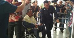 Tiba di KPK, Dokter Bimanesh Bawa Pasien