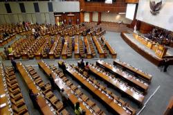 Paripurna DPR Bacakan Surat Pergantian Panglima TNI