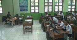 Dirjen Kemendikbud Daryanto Pantau Hari Pertama UNBK Tingkat SMA