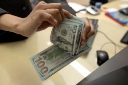 Dolar Melemah Menyusul Isu Penundaan Penerapan Reformasi Pajak AS