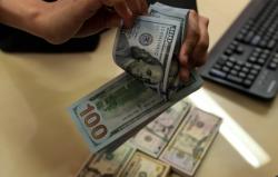 Utang Luar Negeri Tumbuh Melambat, Pengamat Sebut karena Rupiah Anjlok