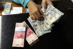 Rupiah Ambruk, Menteri Darmin Tak Khawatir dengan Utang Luar Negeri