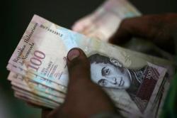 Inflasi Naik Tajam, Mata Uang Venezuela Tak Berharga