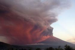 BPS Sebut Dampak Gunung Agung Buat Kunjungan Wisman Menurun