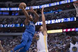 LeBron James Sesalkan Knicks Tak Boyong Dennis Smith Jr