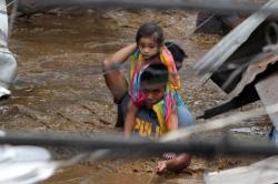 Tanah Longsor dan Banjir Terjang Filipina, 90 Orang Tewas