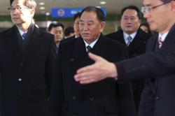 Pejabat Korut yang Masuk Daftar Hitam Tiba di Seoul, Warga Korsel Demo