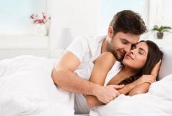 Plus Minus Pilih Tidur atau Berhubungan Seks saat Tubuh Lelah