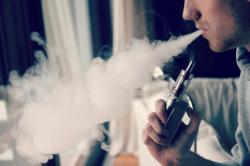 Dianggap â€˜Entengâ€™, Rokok Elektrik Bisa Picu Risiko Stroke