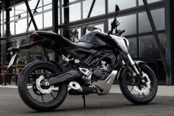 Honda CB300R 2018, Rival Berat Kawasaki Z300 dan Yamaha MT-03