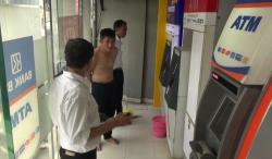  Pencuri Bermodus Ganjal Mesin ATM dengan Tusuk Gigi Ditangkap Polisi